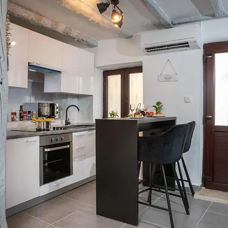 Old Rubinum Apartment