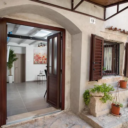 Old Rubinum Apartment