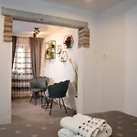 公寓 Old Rubinum 罗维尼
