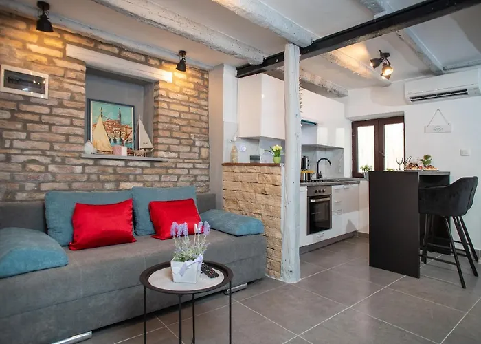 Old Rubinum Apartment *